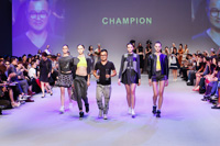 Xu Jianjun (Middle) snatches the Champion and the Jeanswest Creativity Award in the CUSCS Fashion Show